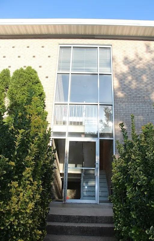 1133 N Randolph St #100 - Photo 7 of 9