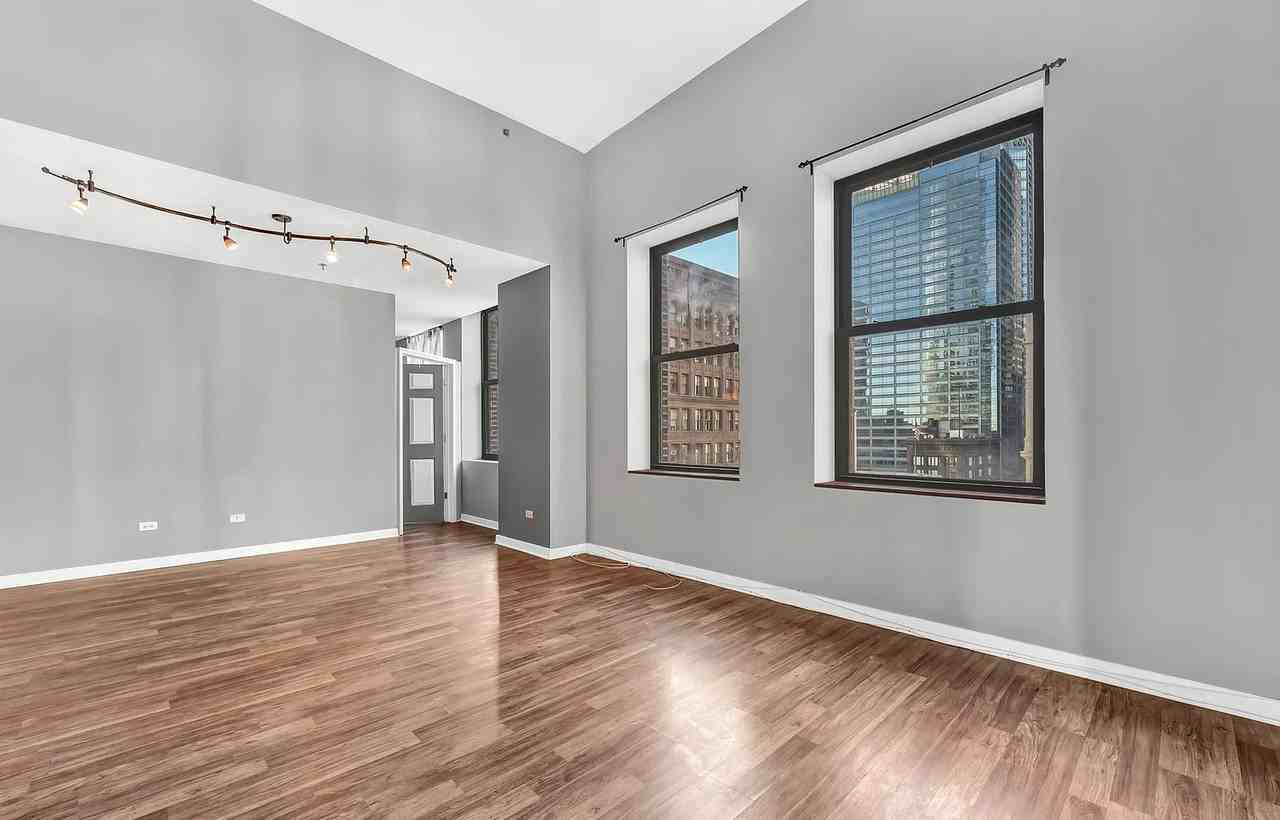 5 N Wabash Ave #1706 - Photo 6 of 12
