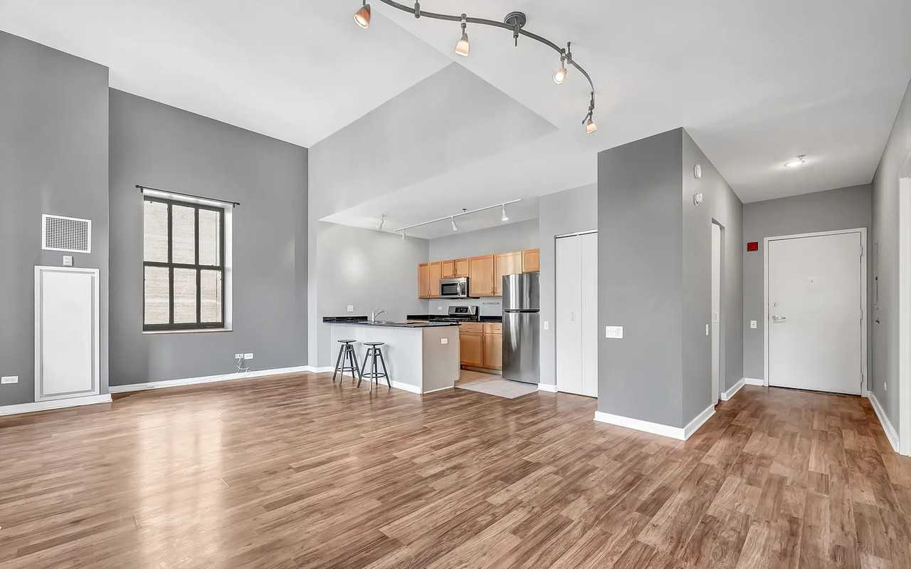 5 N Wabash Ave #1706 - Photo 7 of 12
