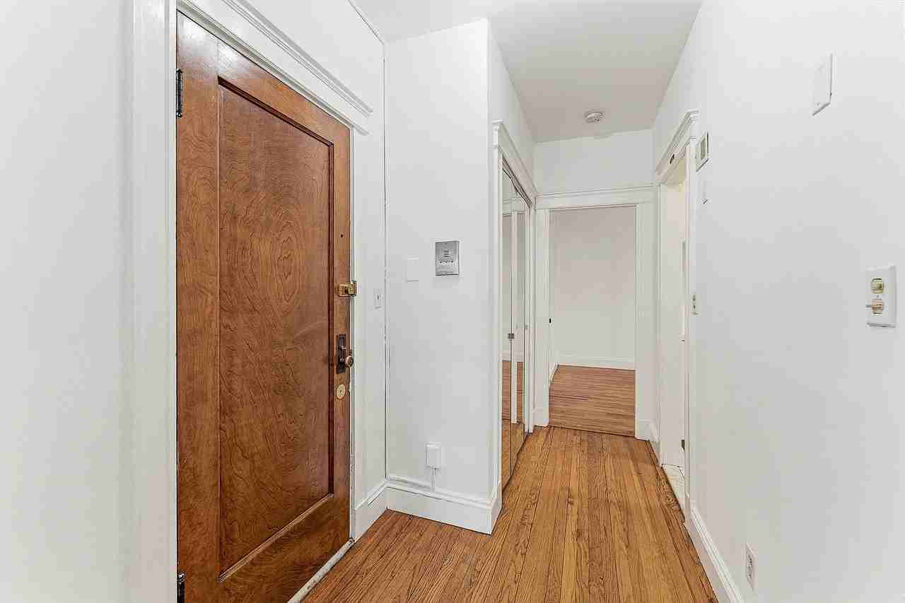 39 Glenville Ave #11 - Photo 4 of 12