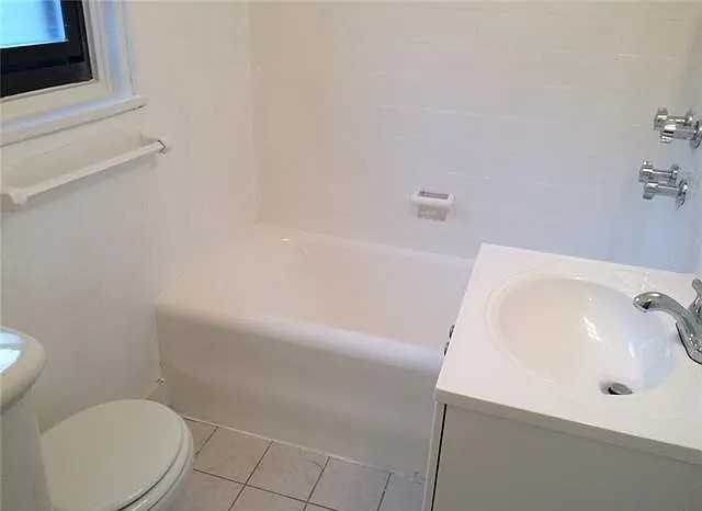 64 Kensington Rd #2D - Photo 6 of 6