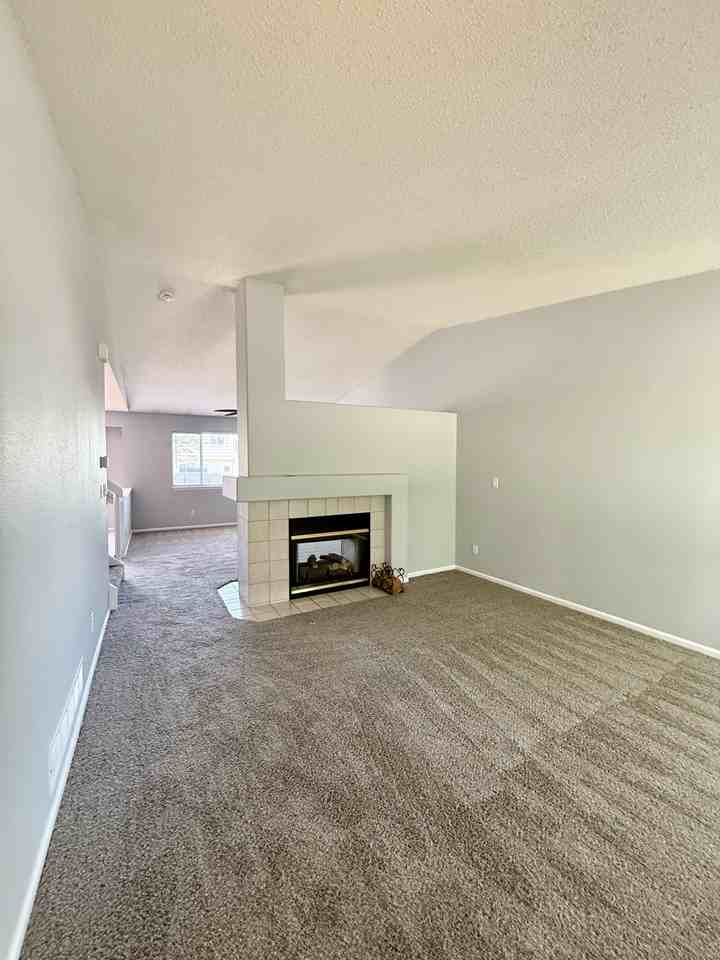 21526 E Crestline Dr - Photo 2 of 16