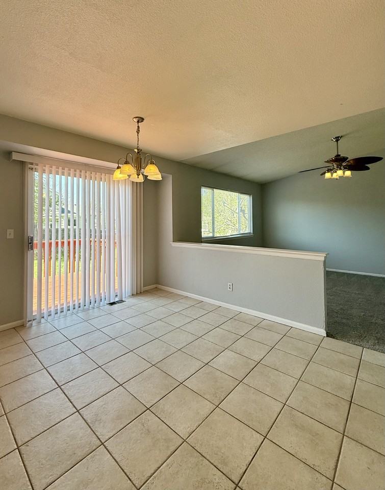 21526 E Crestline Dr - Photo 6 of 16