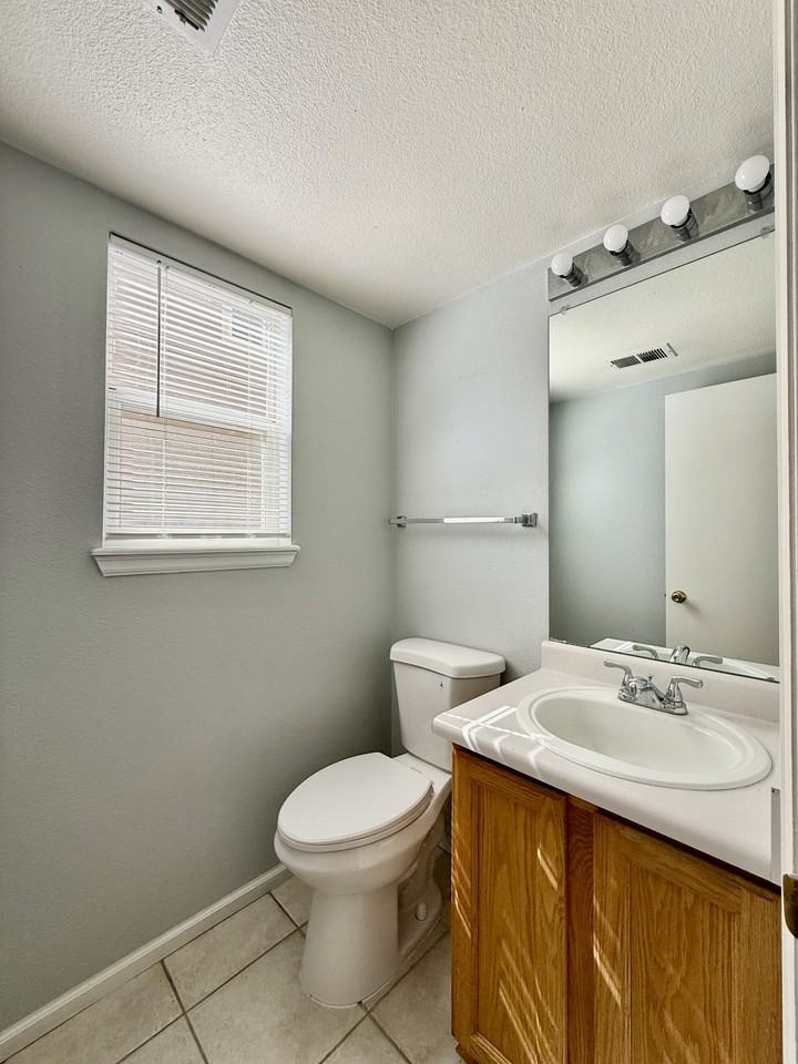21526 E Crestline Dr - Photo 7 of 16