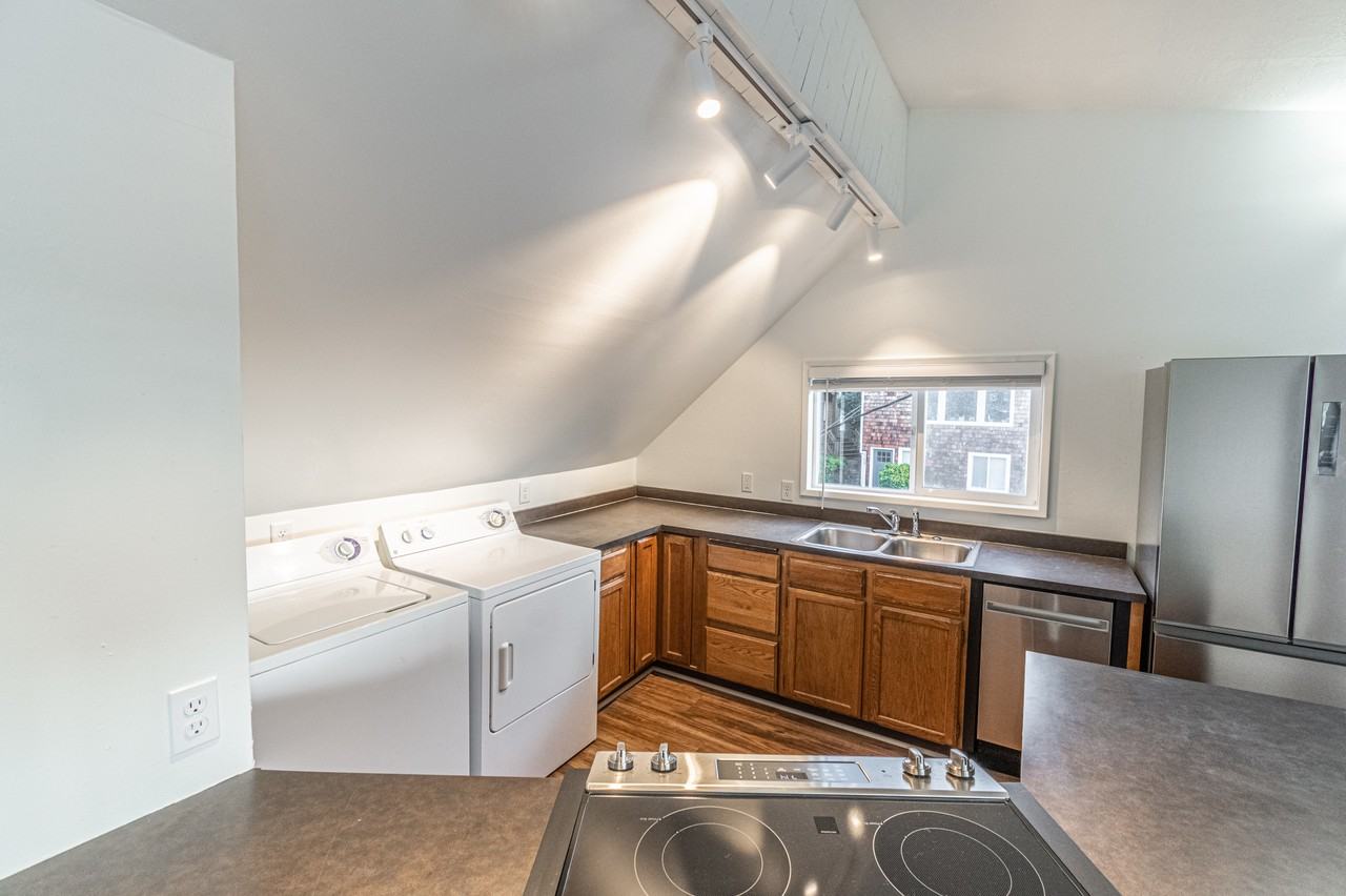 529 Sw 32nd St - Photo 5 of 9