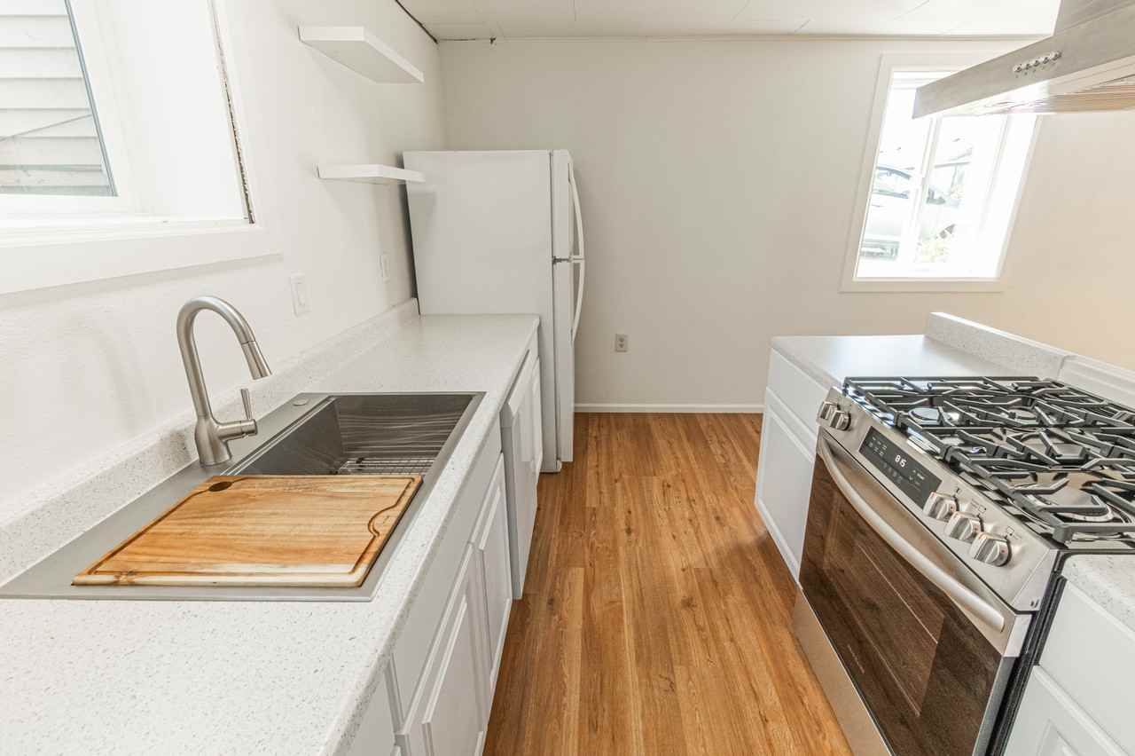 537 Sw 32nd St - Photo 3 of 13