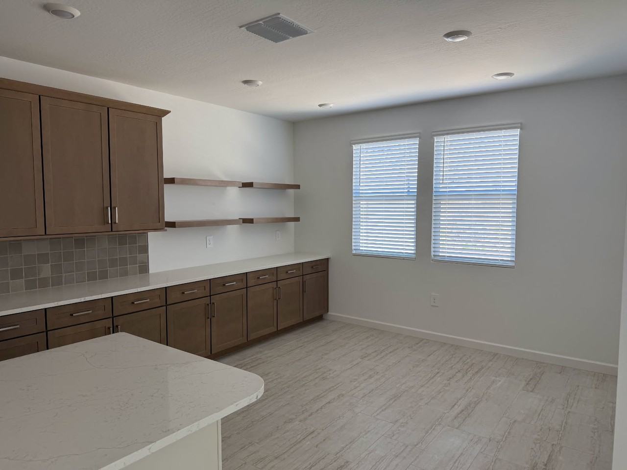 9837 S 12th St - Photo 4 of 20