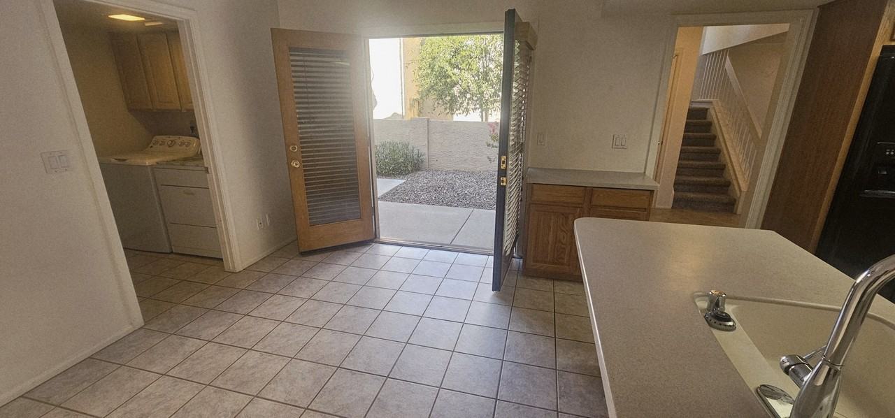 333 E Lilac Dr - Photo 3 of 32