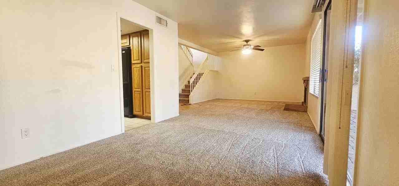 333 E Lilac Dr - Photo 6 of 32