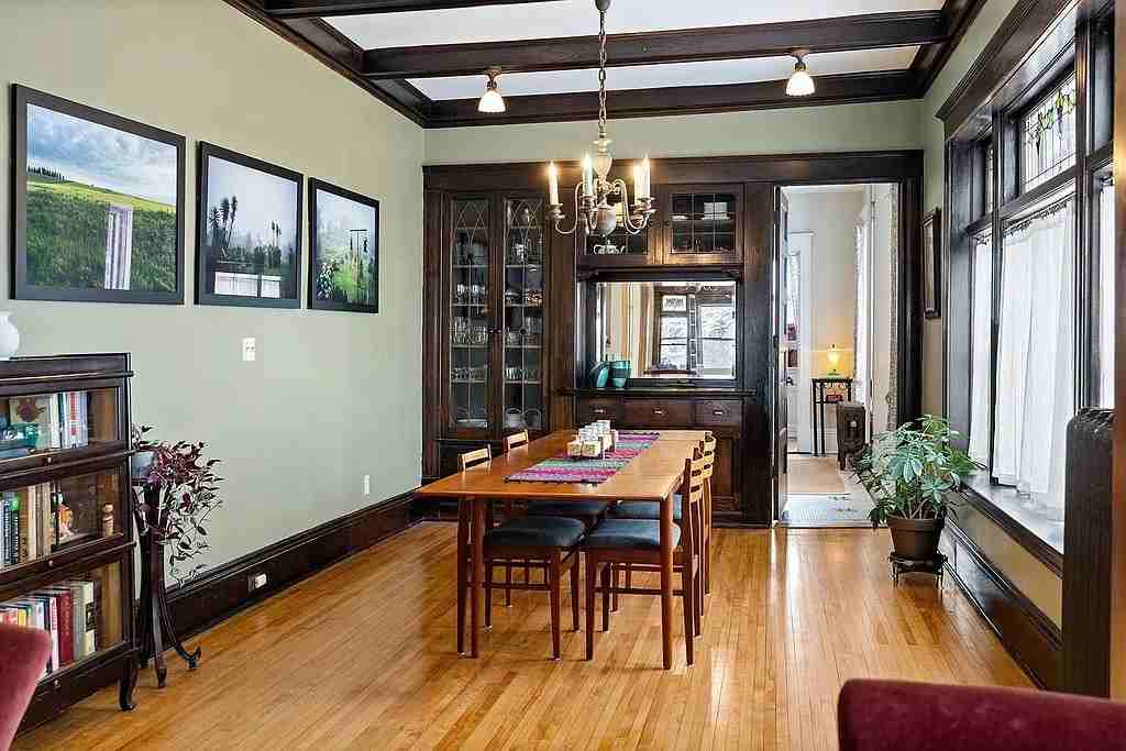 2536 Humboldt Ave S #4 - Photo 5 of 17