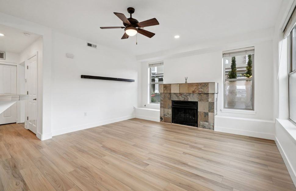 6299 Ne Carillion Dr - Photo 4 of 11