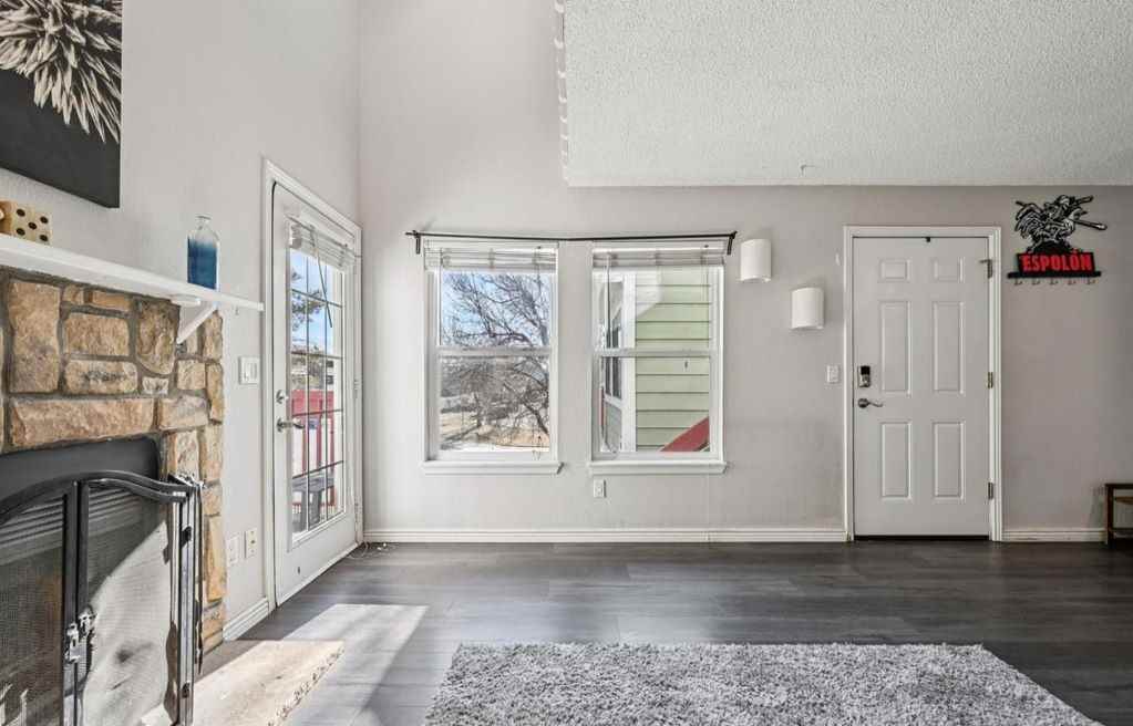 982 S Dearborn Way #14 - Photo 4 of 10