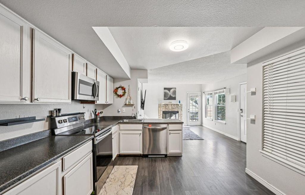 982 S Dearborn Way #14 - Photo 5 of 10