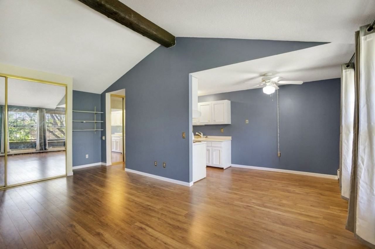 820 Old Settlers Trl #6 - Photo 7 of 14
