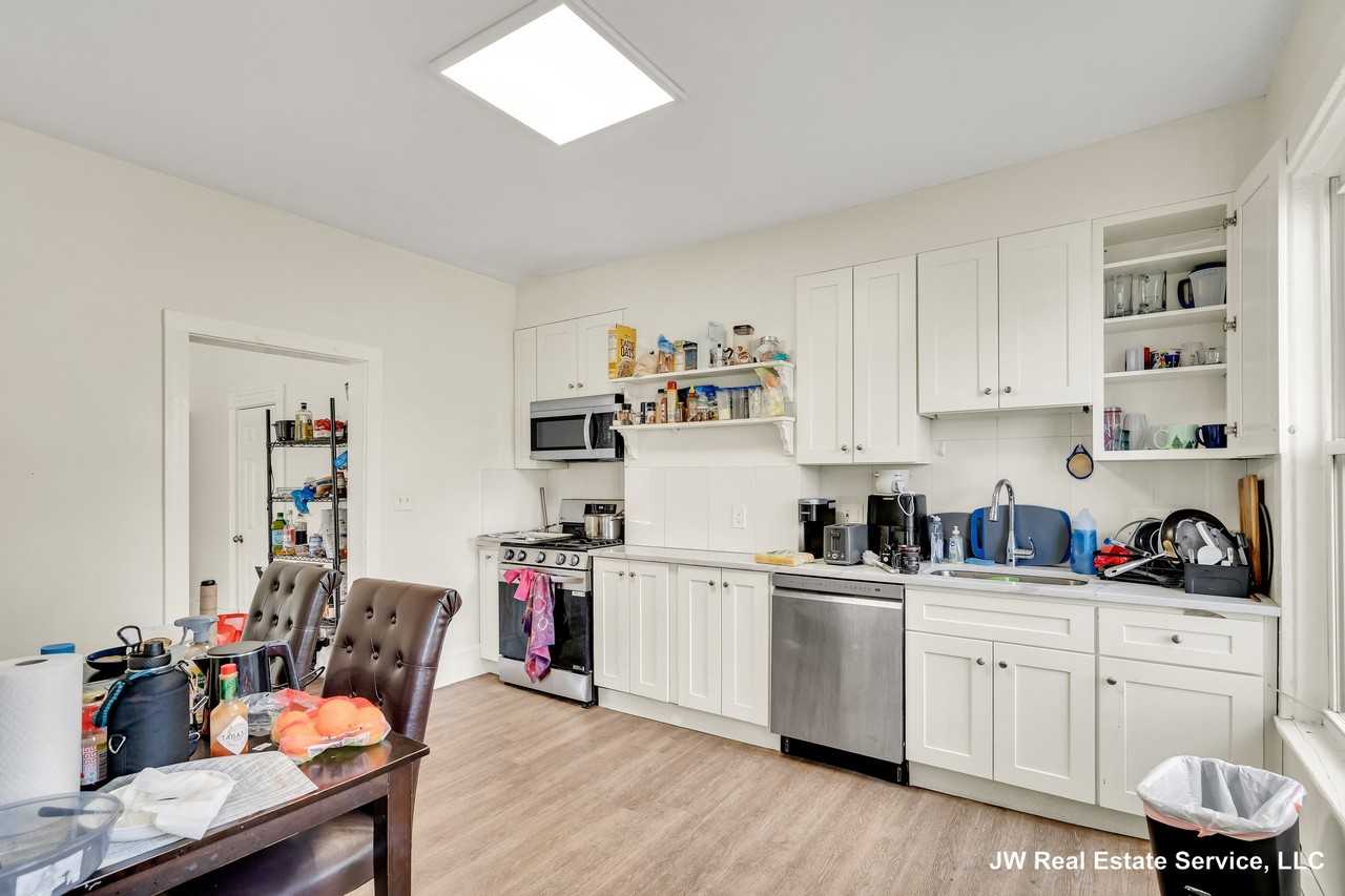 23 Ashford St #20 - Photo 2 of 40