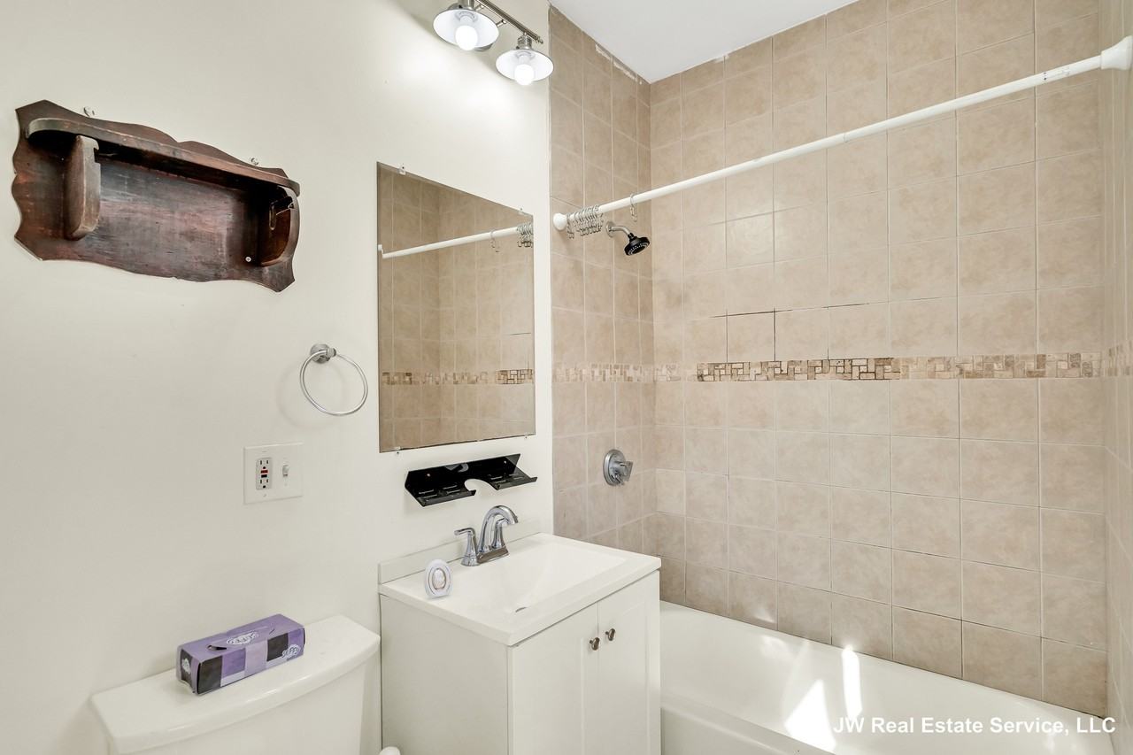 23 Ashford St #20 - Photo 5 of 40