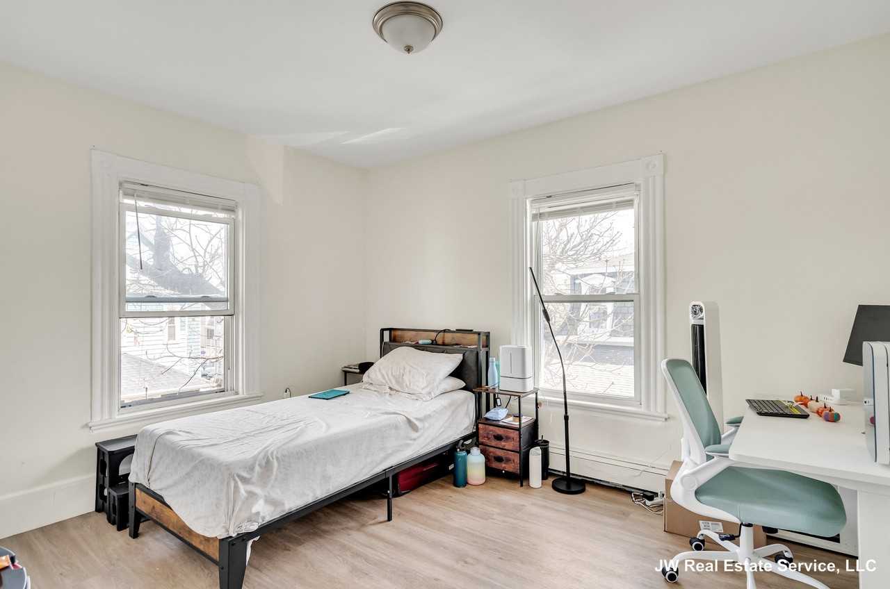 23 Ashford St #20 - Photo 6 of 40