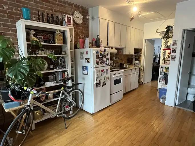948 Rue Cherrier #A - Photo 4 of 8