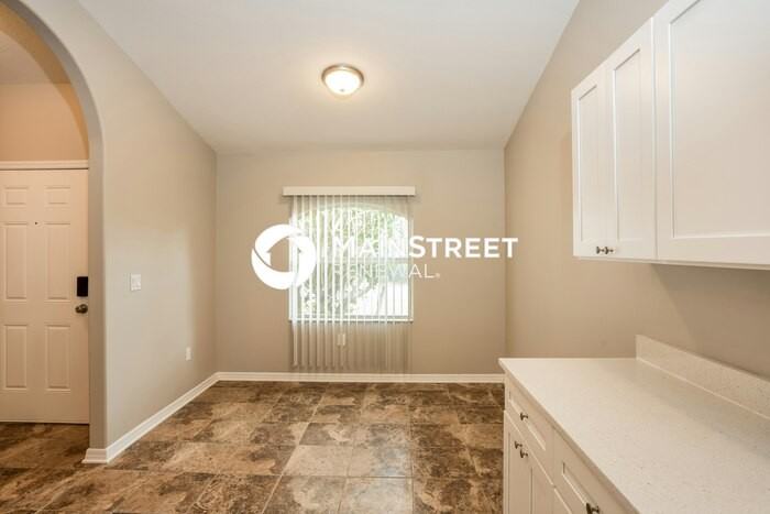 1383 Eppinger Dr - Photo 4 of 16