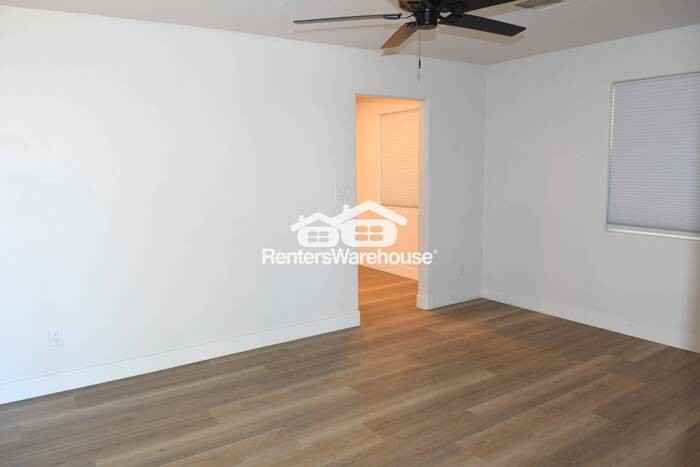 1136 E Eva St - Photo 3 of 10