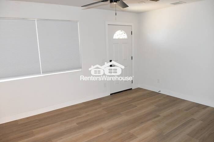 1136 E Eva St - Photo 4 of 10