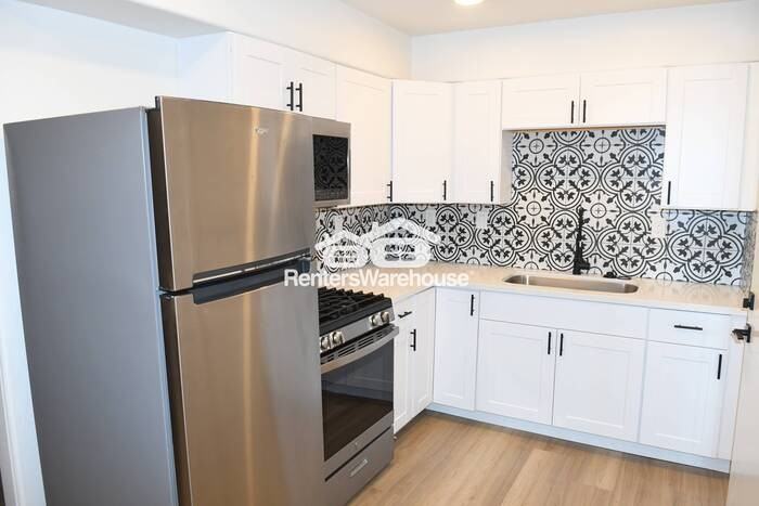 1136 E Eva St - Photo 5 of 10