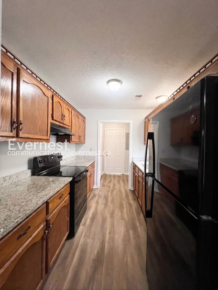 3285 Edenshire Ln - Photo 2 of 28