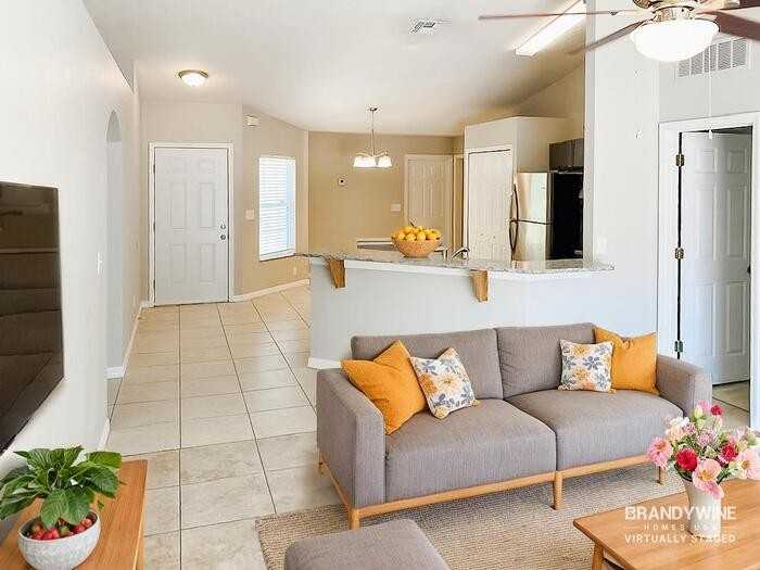 424 S Candler Ave - Photo 2 of 17