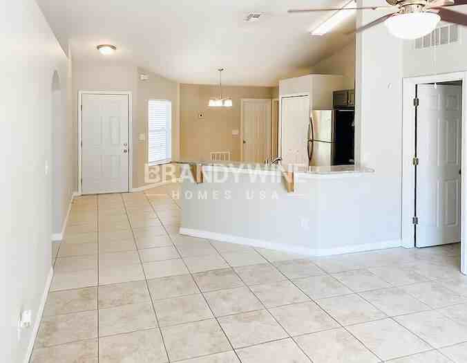 424 S Candler Ave - Photo 3 of 17