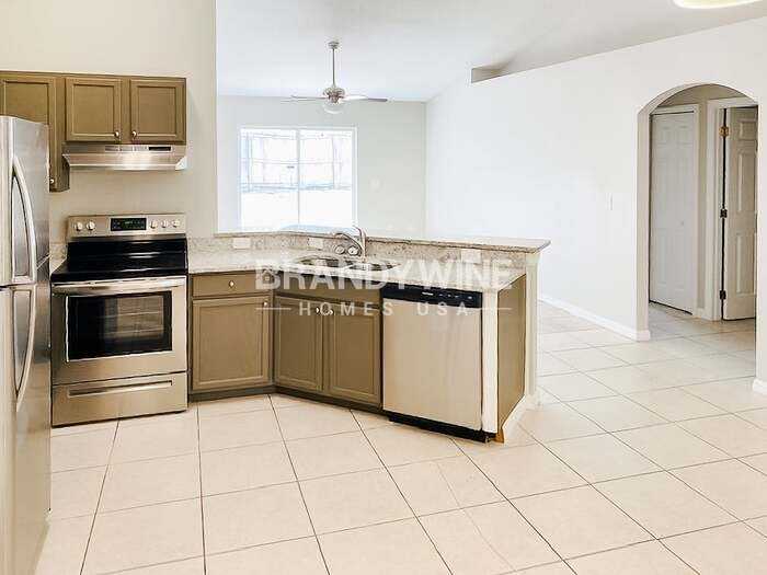 424 S Candler Ave - Photo 4 of 17