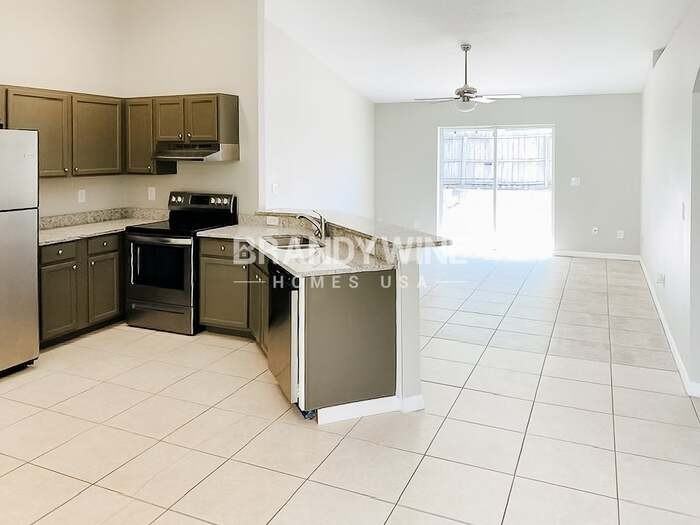 424 S Candler Ave - Photo 6 of 17