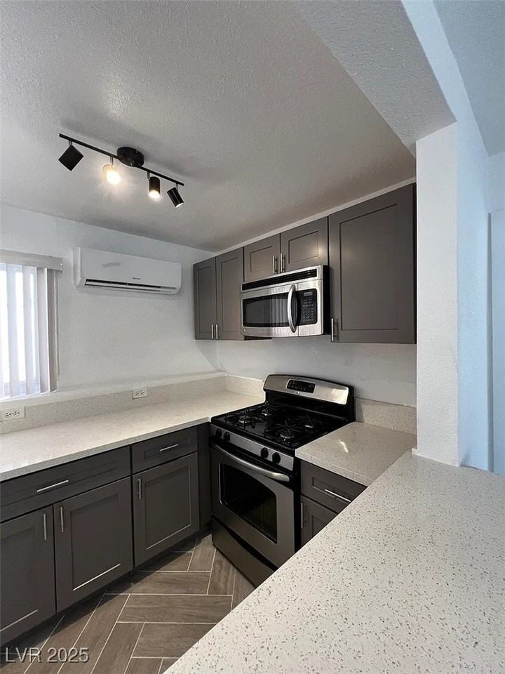 309 W Cincinnati Ave #18 - Photo 7 of 11