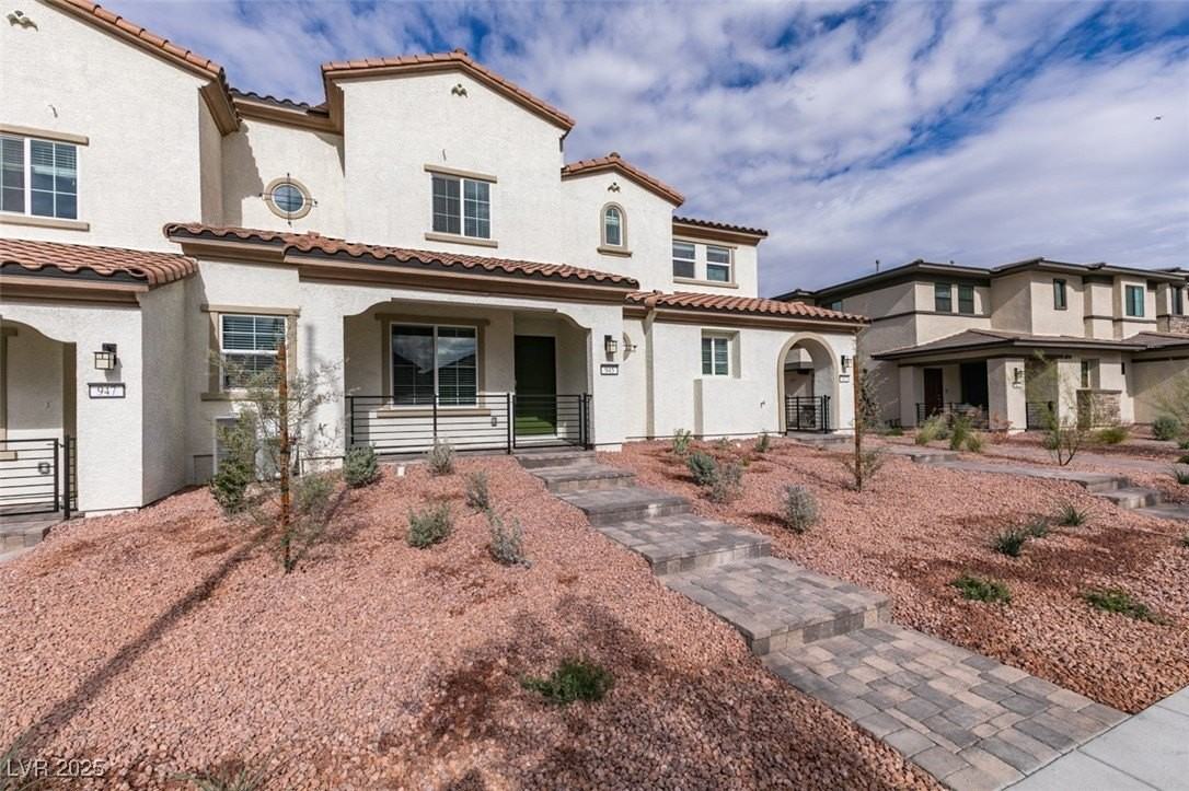 945 Jigglypuff Pl - Photo 2 of 38