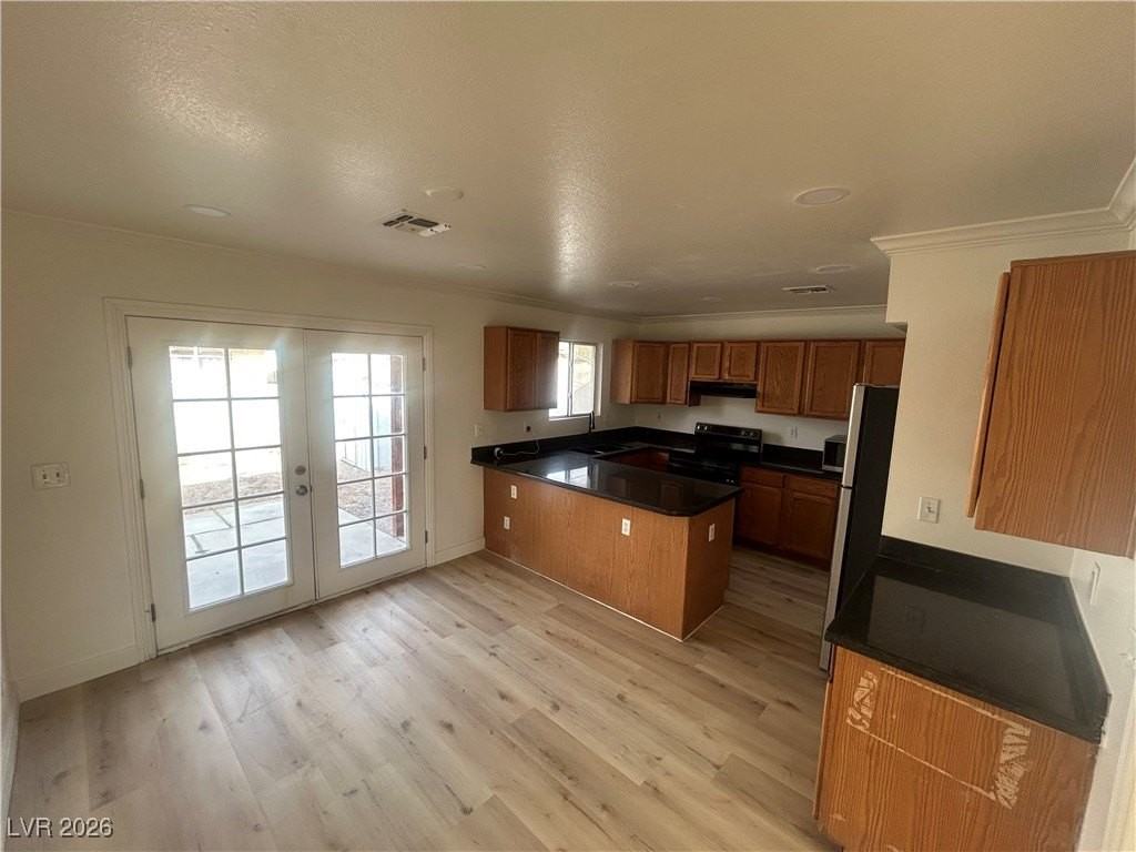 5900 Fawn Ave - Photo 7 of 34