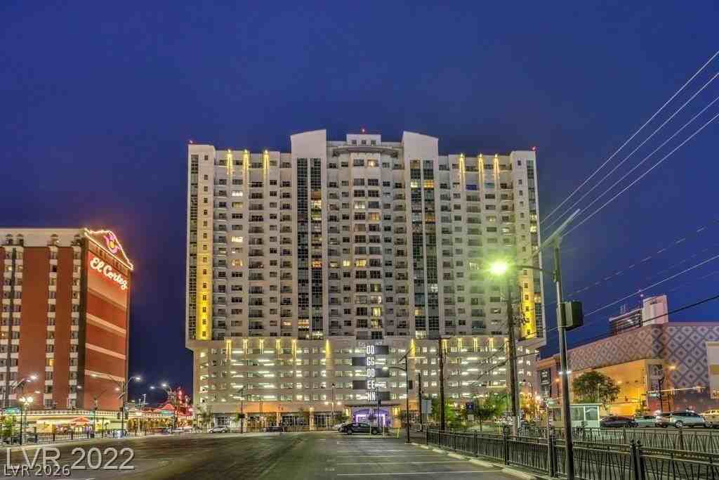 150 Las Vegas Blvd N #1018