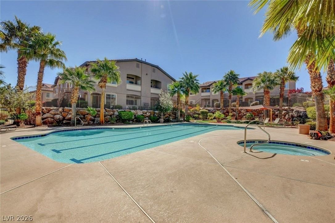 2305 W Horizon Ridge Pkwy #2423