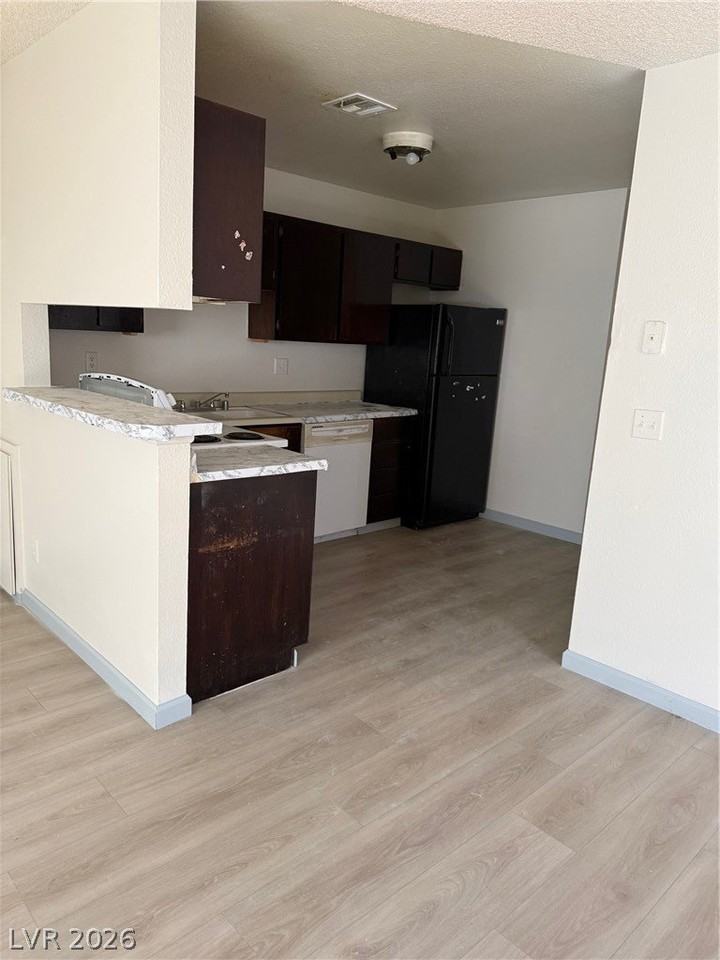 1218 Fraya Dr #D - Photo 2 of 4