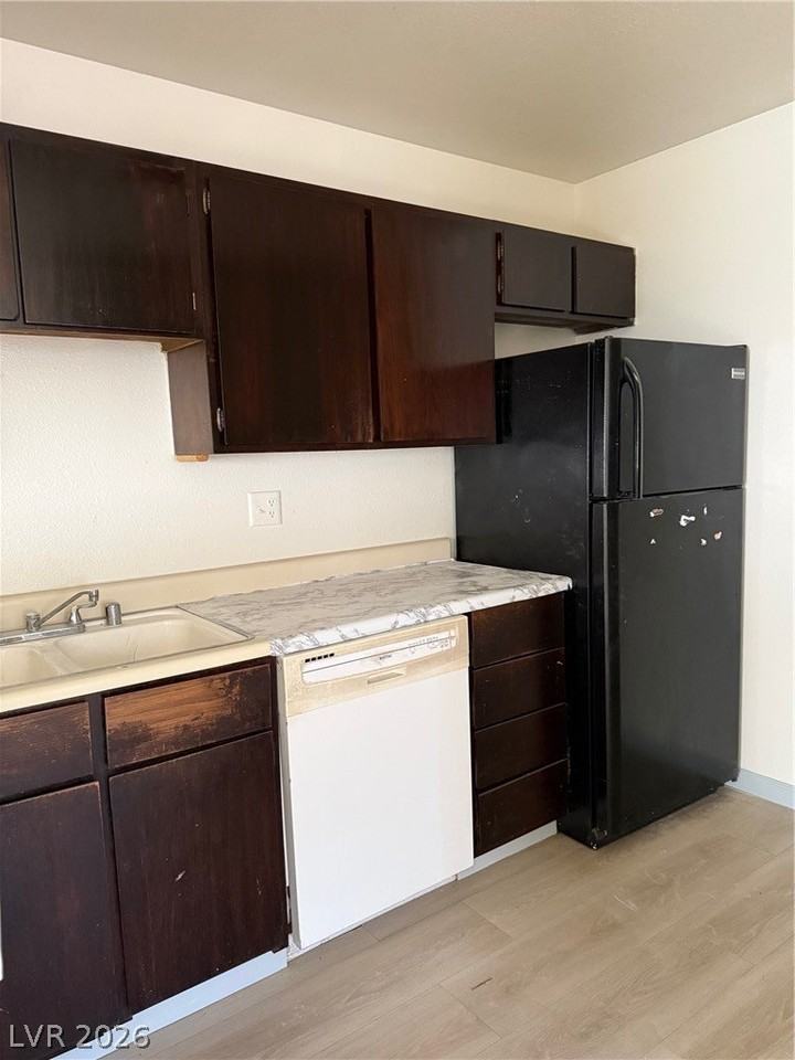 1218 Fraya Dr #D - Photo 3 of 4
