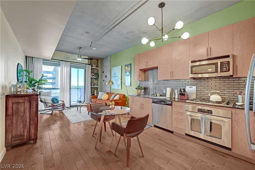 353 E Bonneville Ave #569