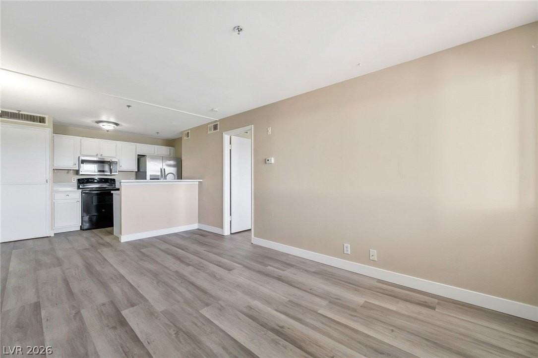 1381 E University Ave #204 - Photo 2 of 12