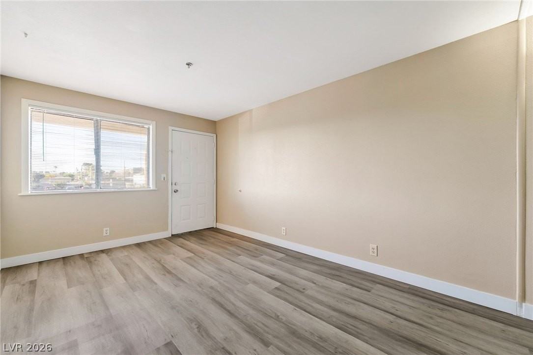1381 E University Ave #204 - Photo 5 of 12