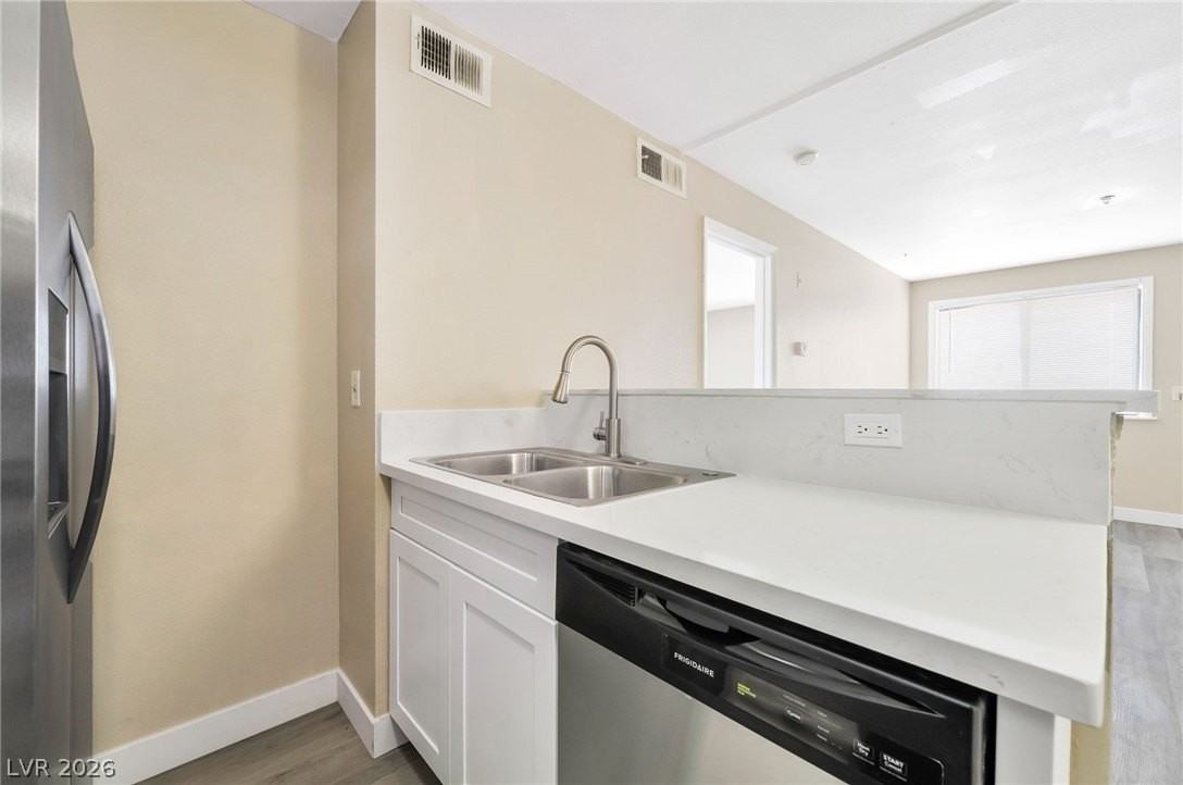 1381 E University Ave #204 - Photo 7 of 12