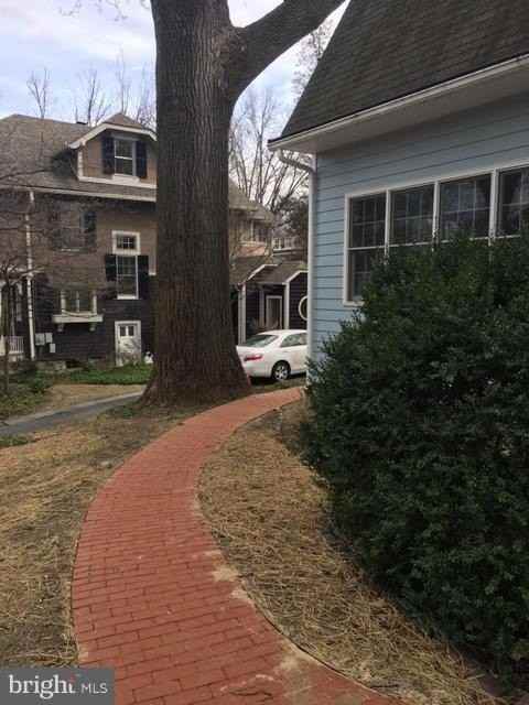 3806 Jocelyn St Nw - Photo 3 of 10