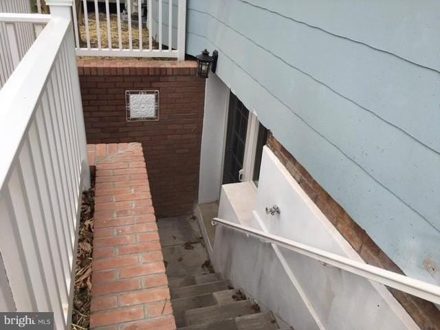 3806 Jocelyn St Nw - Photo 5 of 10