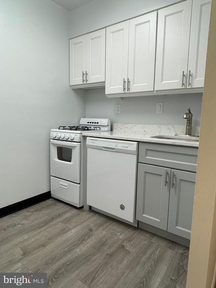 817 Delaware Ave Sw - Photo 7 of 26