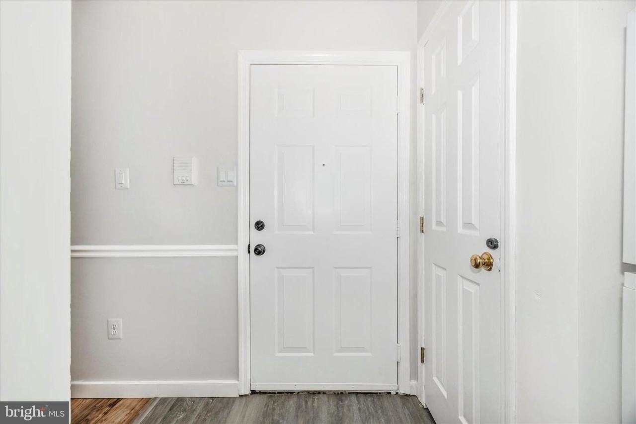 615 Himes Ave - Photo 2 of 50