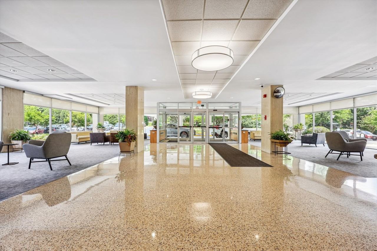 10500 Rockville Pike - Photo 2 of 40