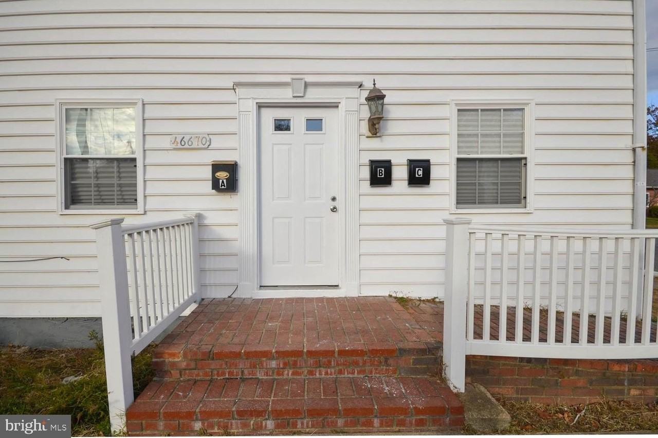 46670 Midway Dr - Photo 2 of 22