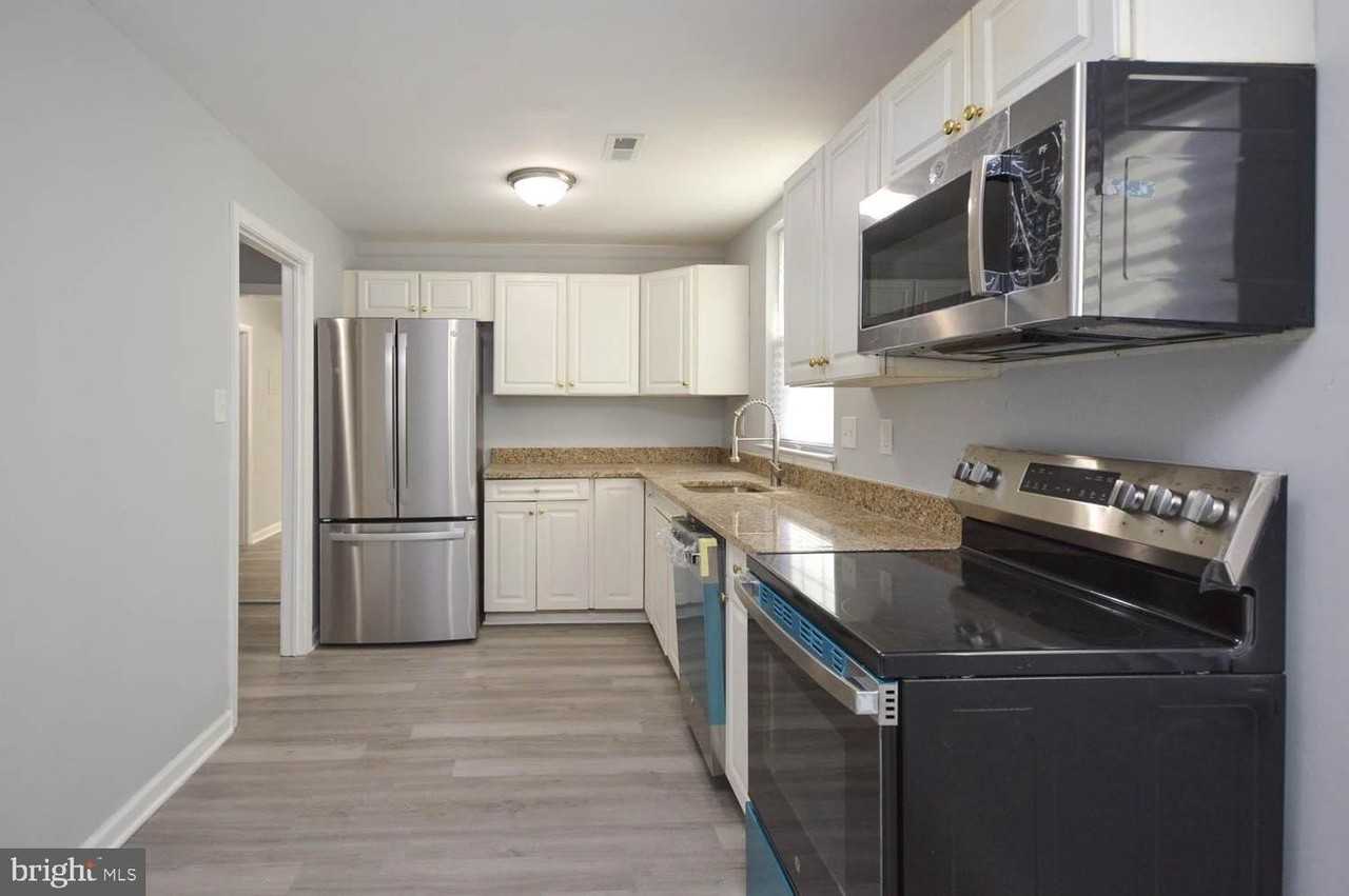 46670 Midway Dr - Photo 3 of 22