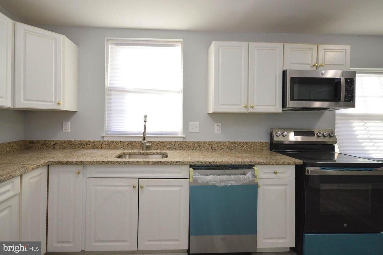 46670 Midway Dr - Photo 4 of 22